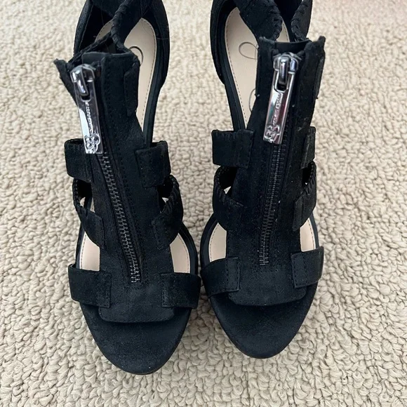 LIKE NEW- Jessica Simpson heels - Picture 2 of 5